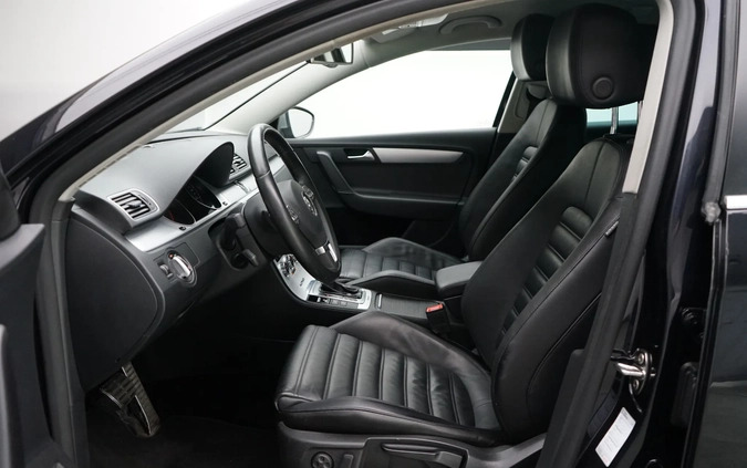 Volkswagen Passat cena 47999 przebieg: 171480, rok produkcji 2012 z Serock małe 352
